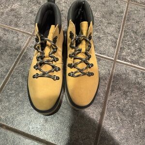 Sorel Women’s Tan Hiking Boots